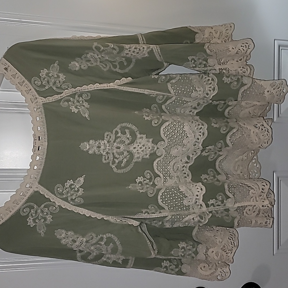 Democracy Sage Green Lace Blouse - Picture 8 of 9